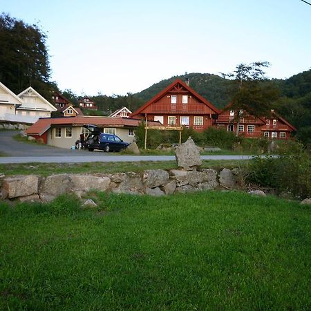 Bjornevag Ferie Hotell Farsund Exteriör bild