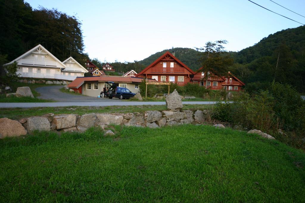 Bjornevag Ferie Hotell Farsund Exteriör bild