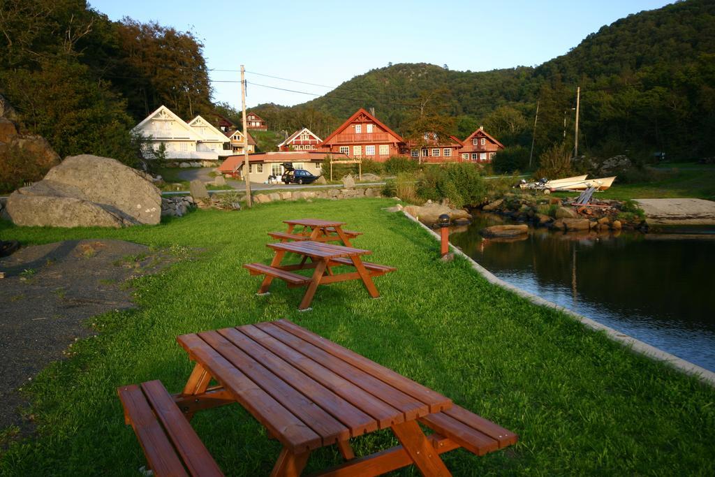 Bjornevag Ferie Hotell Farsund Exteriör bild